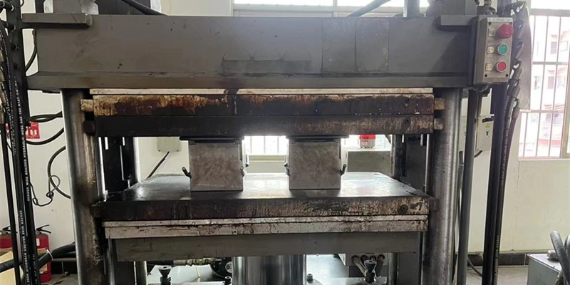 Molding Pressing Molding Pressing